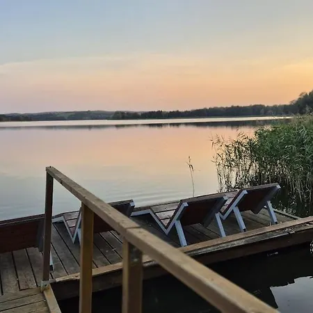 Miedzy Lasem A Jeziorem Miłakowo